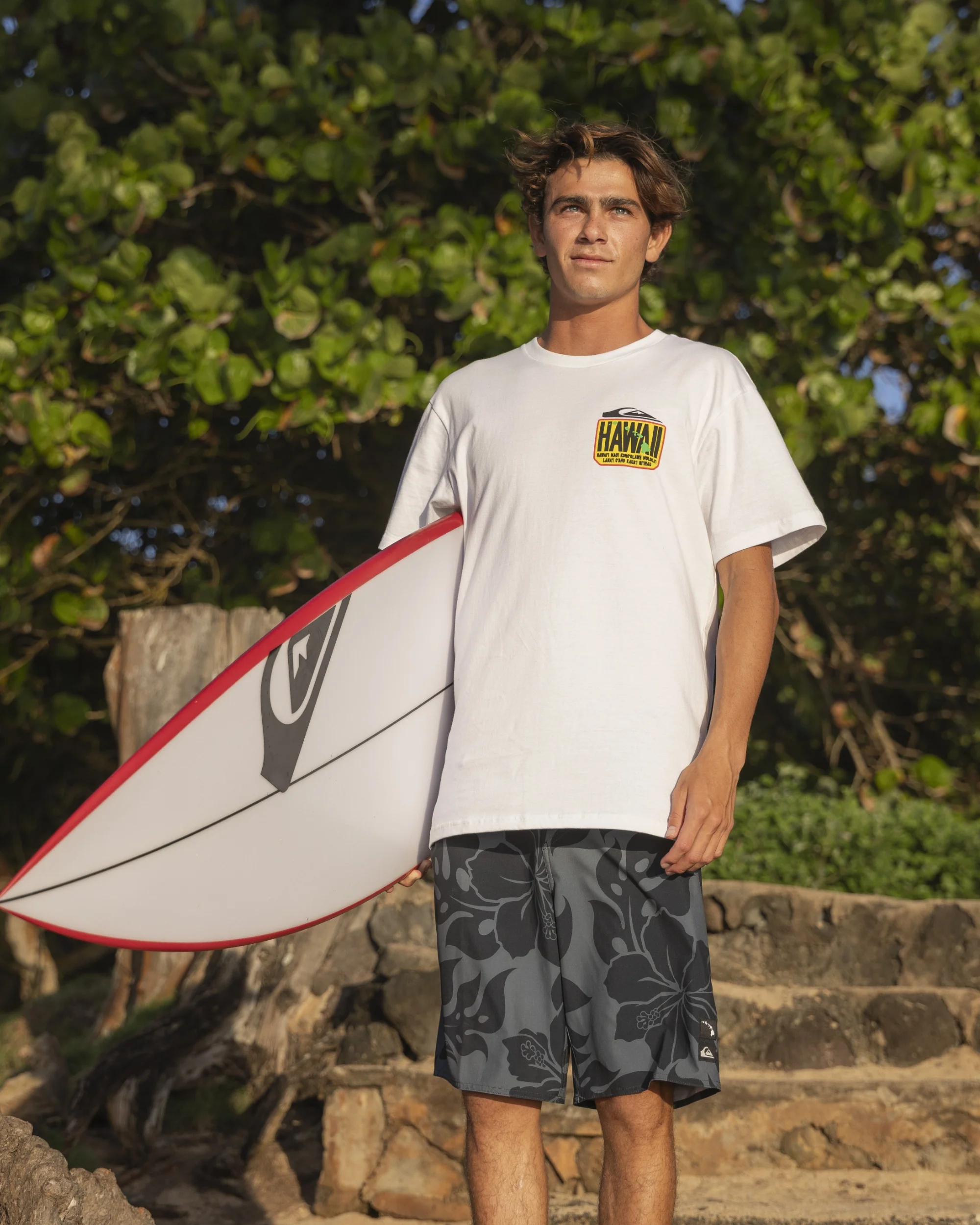 Hi Hawaii Crest Classic T-shirt - White 1 Hi Hawaii Crest Classic T-shirt - White
