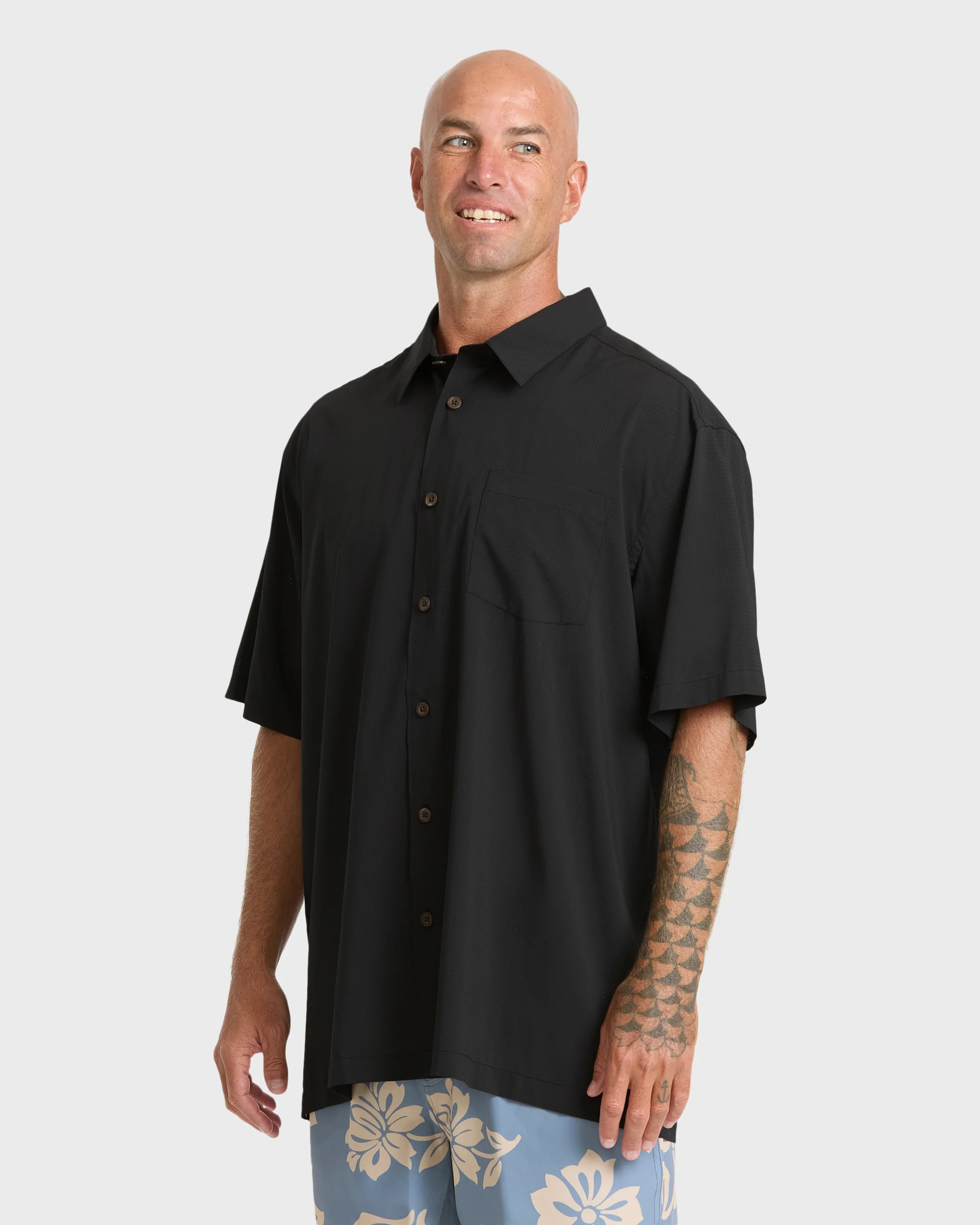 Chaser SS Short Sleeve Shirt - Phantom 4 Chaser SS Short Sleeve Shirt - Phantom