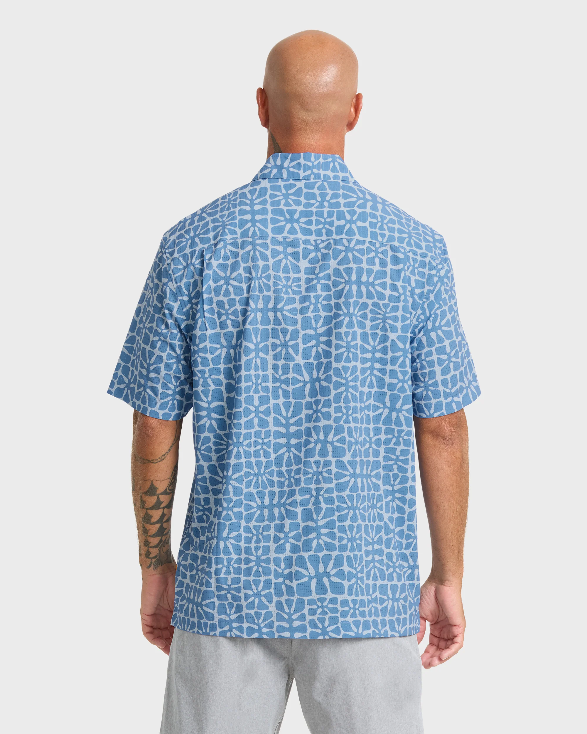 Waterman Coral Sea Performance Short Sleeve Shirt - Skyway 2 Waterman Coral Sea Performance Short Sleeve Shirt - Skyway