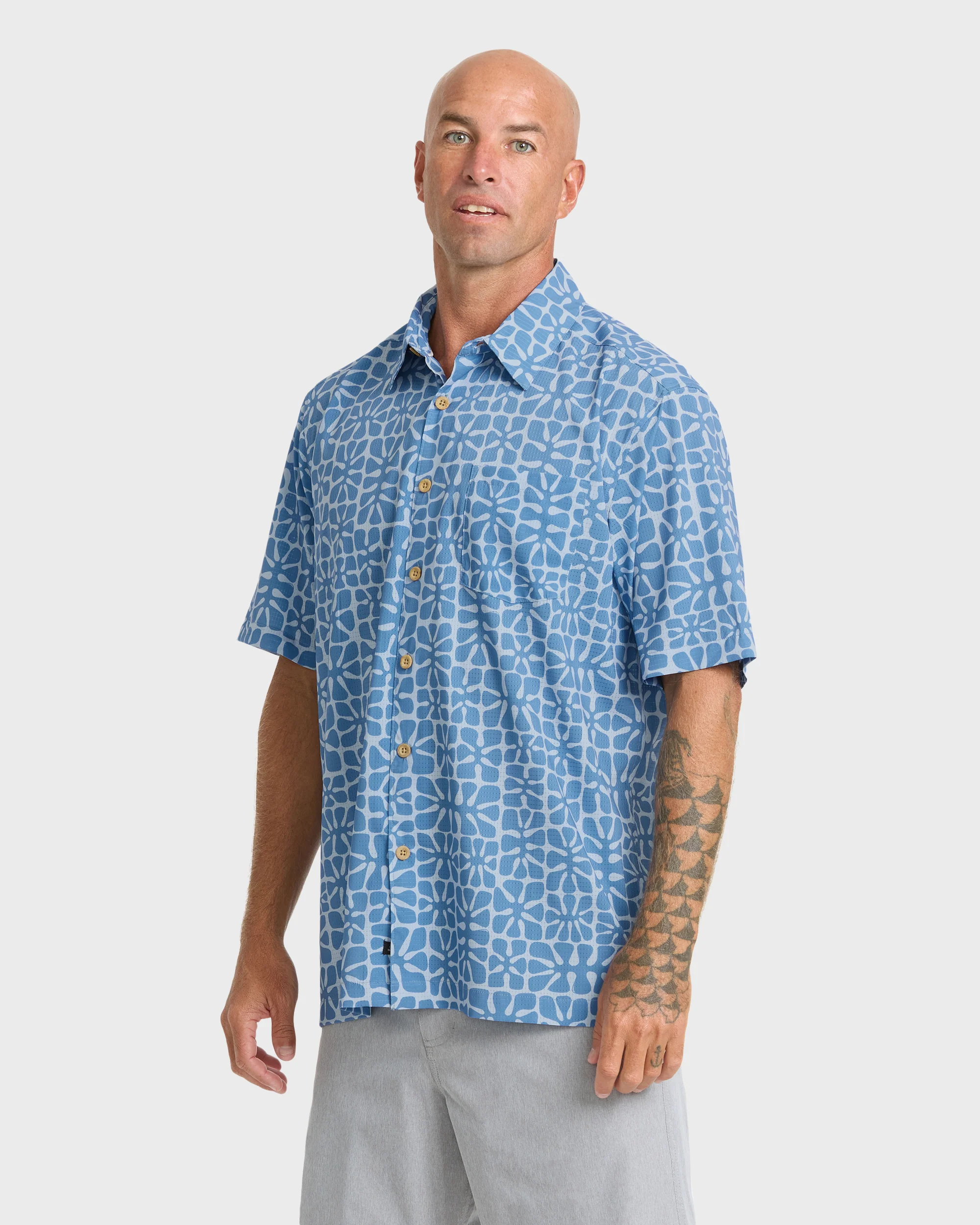 Waterman Coral Sea Performance Short Sleeve Shirt - Skyway 4 Waterman Coral Sea Performance Short Sleeve Shirt - Skyway