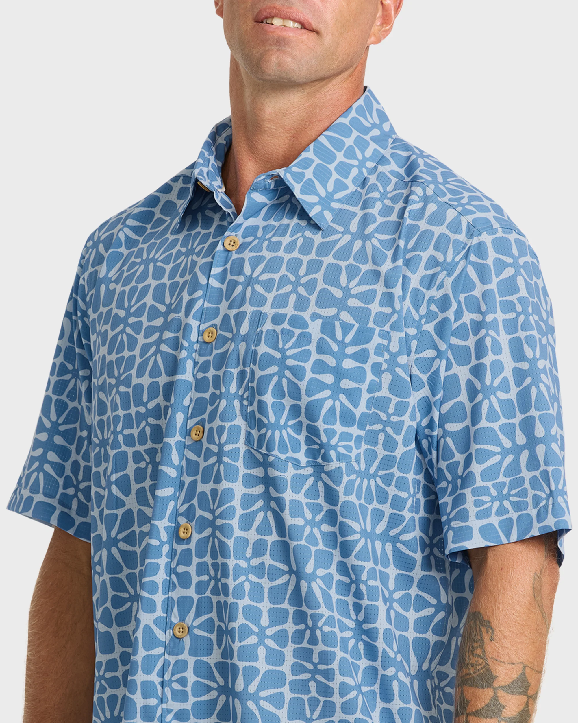 Waterman Coral Sea Performance Short Sleeve Shirt - Skyway 5 Waterman Coral Sea Performance Short Sleeve Shirt - Skyway