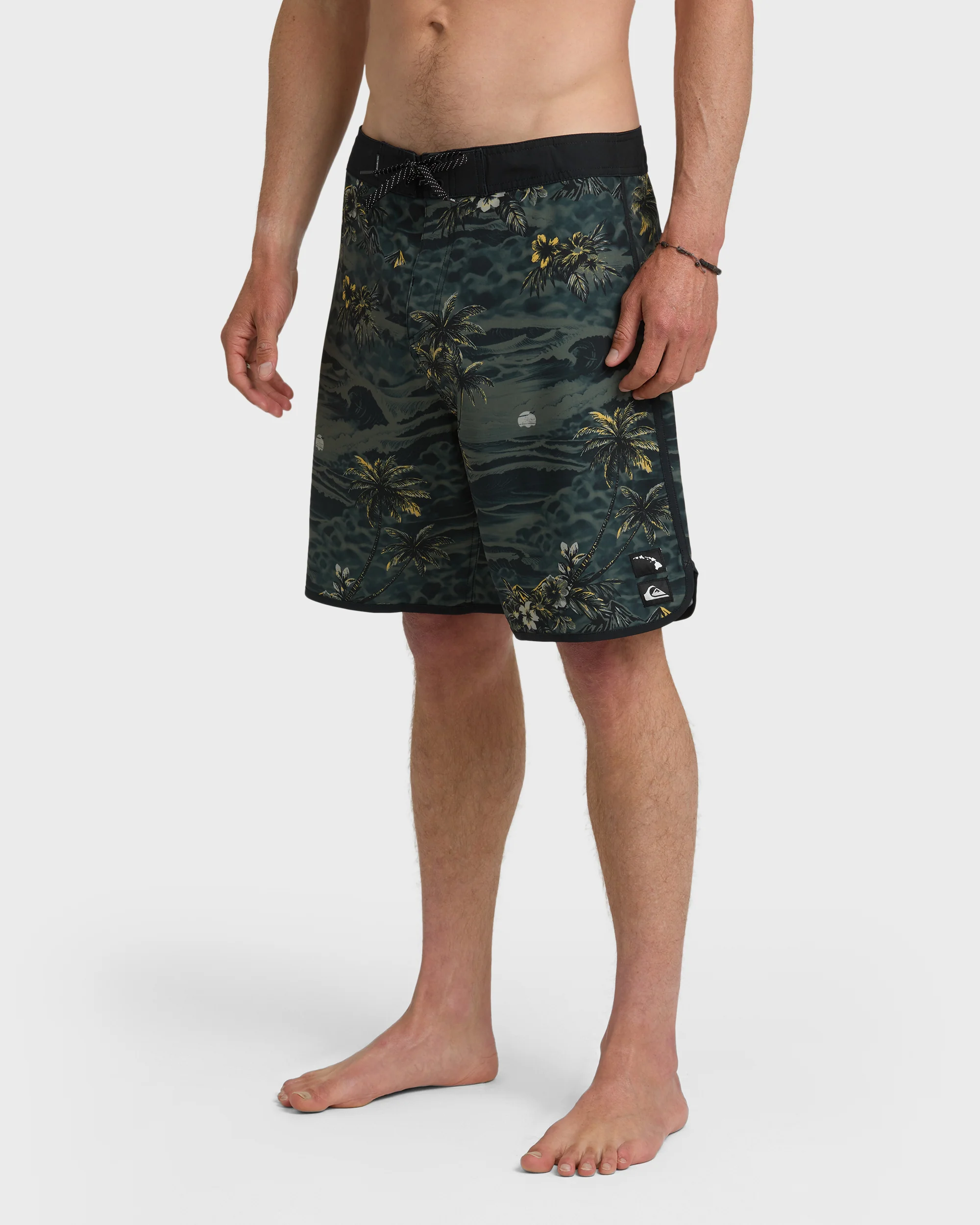 Hi Sundown Scallop 19" Boardshorts - Black 4 Hi Sundown Scallop 19" Boardshorts - Black