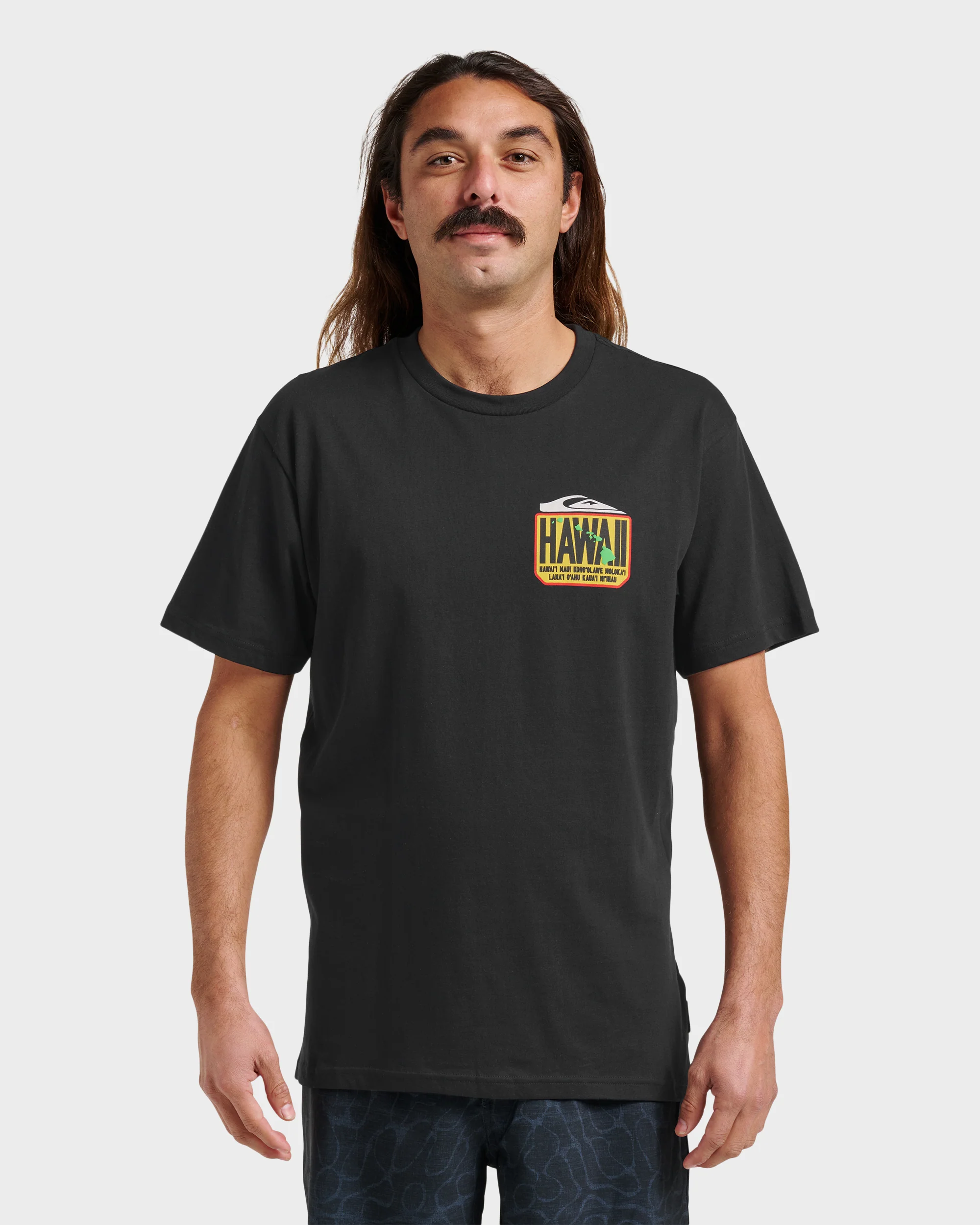 Hi Hawaii Crest Classic T-shirt - Black 1 Hi Hawaii Crest Classic T-shirt - Black